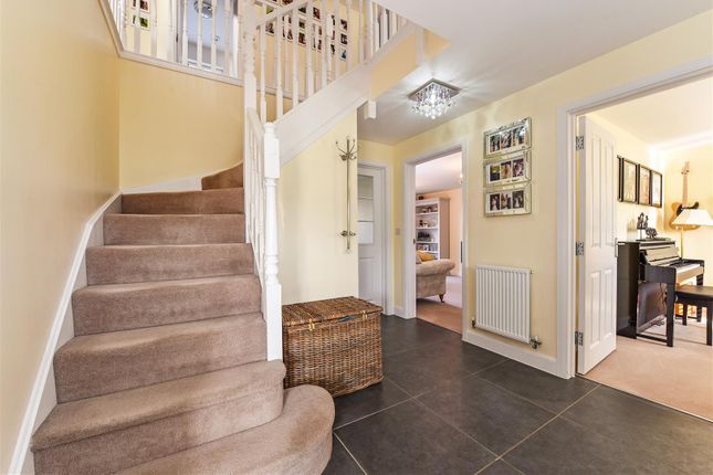 44, Whiteland Way, Clanfield photo 4