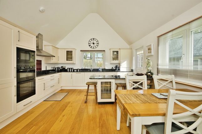 4, Swandown, Chard photo 2