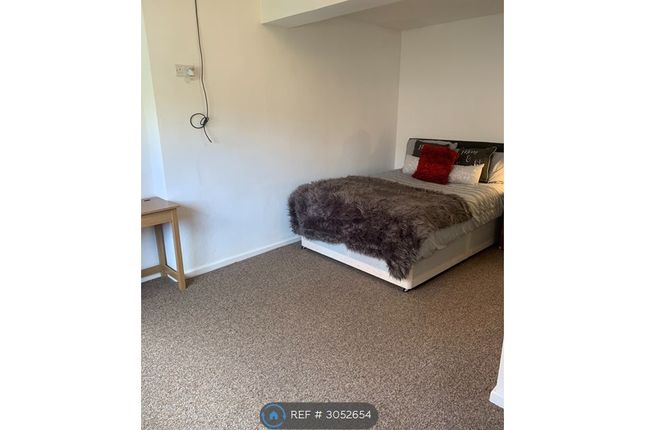 Whitley Village, Coventry photo 3