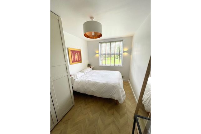 Flat for sale in Woolmead Avenue, London