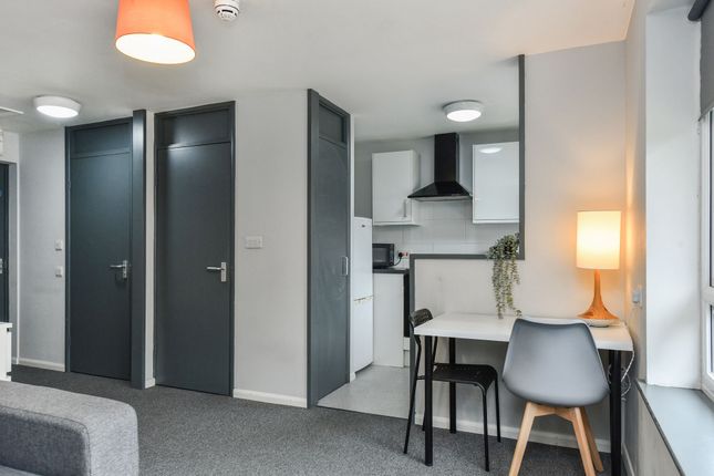 Flat 5, Varsity Rivergreen, Nottingham photo 5