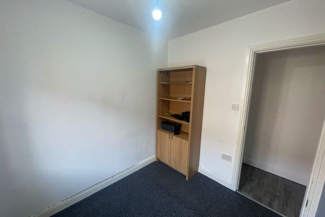 61 Canal Road, Flat 3, Leeds photo 4