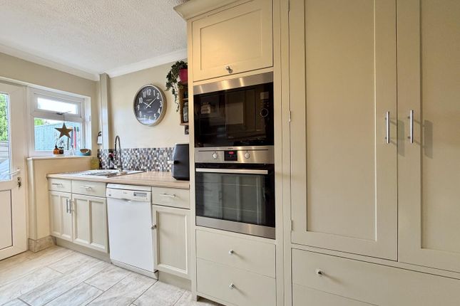 12, Cawood Crescent, Tadcaster photo 2
