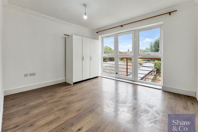 Flat F, 31, Whitton Dene, Whitton photo 4