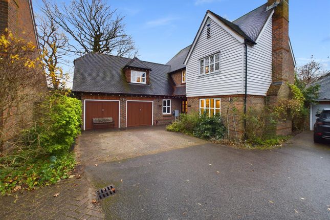 Thumbnail Detached house for sale in Fontana Close, Worth, Crawley