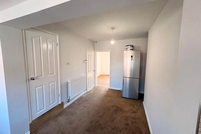 Milton Road, Hoyland Barnsley photo 3