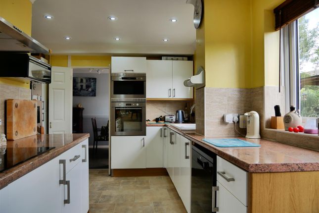 10, Wessex Close, Calne photo 3