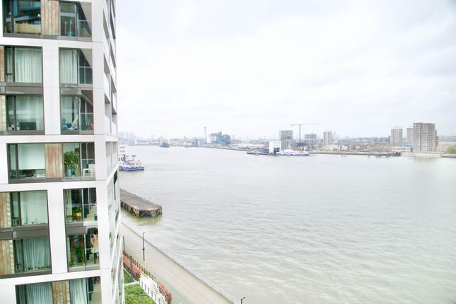 Flat for sale in The Hampton Apartments, Royal Arsenal Riverside