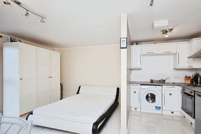 2, Lincoln Gate, 39, Red Bank, Greater Manchester photo 3