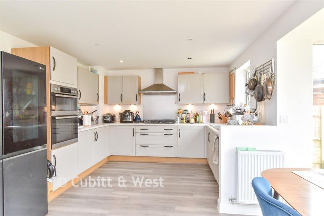 13, Pipit Way, Peacehaven photo 4