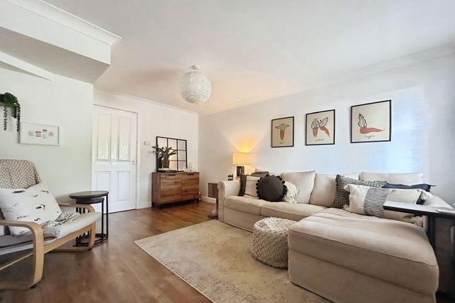 65 Heol Stradling, Bridgend photo 2