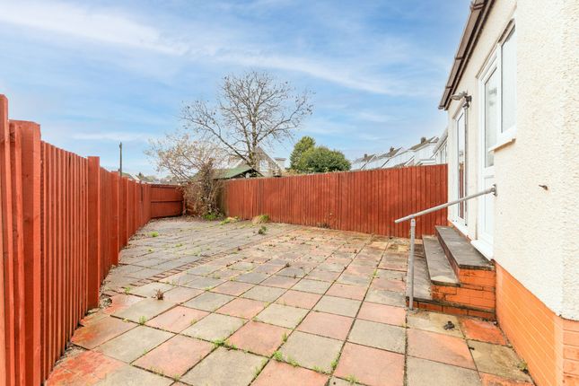 70 Woodcote, Swansea photo 2