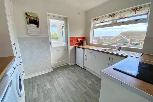 38, Jay Close, Eastbourne photo 2