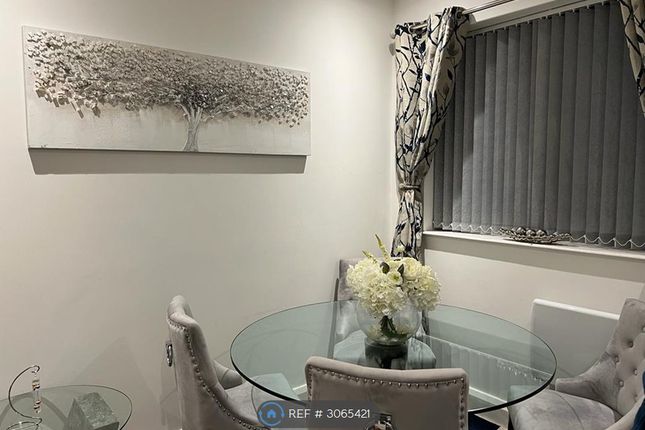Flat, St Albans Road South Mimms, South Mimms, Potters Bar photo 4