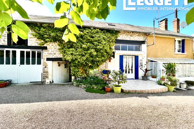 Thumbnail Villa for sale in Bussière-Dunoise, Creuse, Nouvelle-Aquitaine