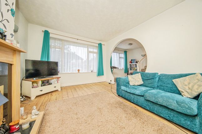 74, Windmill Park, CLACTON-ON-SEA photo 3