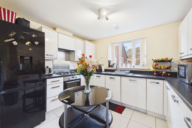9, Hough Way, Shifnal photo 3