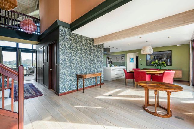Entrance &amp; Dining