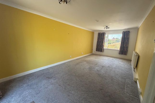 34, Whincover Gardens, Leeds photo 2