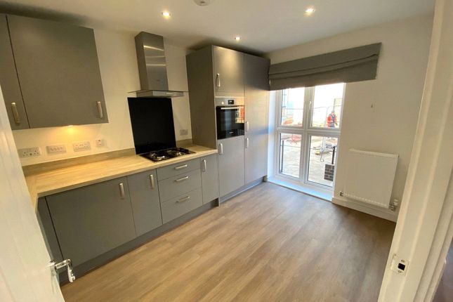 4, Hawker Drive, Gloucester photo 3