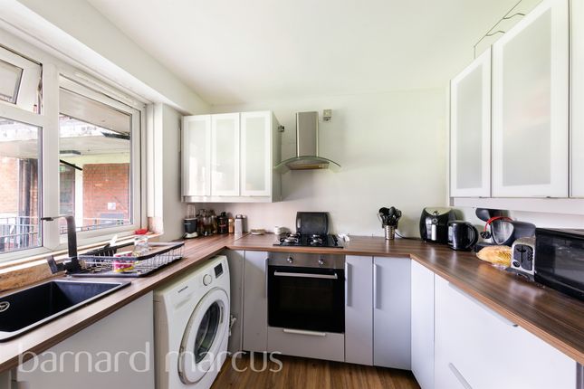 54, Bell Green Lane, London photo 2
