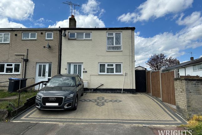 Terraced house for sale in Hare Lane, Hatfield