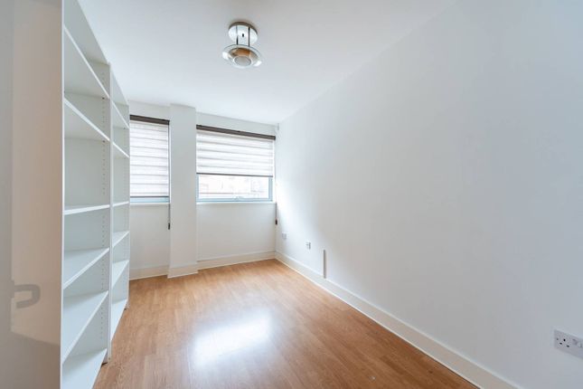 Flat to rent in The Bittoms, Kingston, Kingston Upon Thames