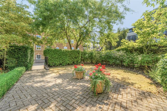 74, Leathermarket Court, London photo 4