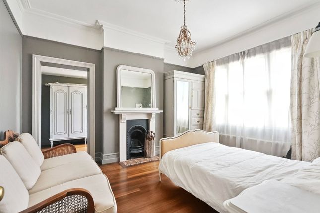 48, Uxbridge Road, Hampton photo 4