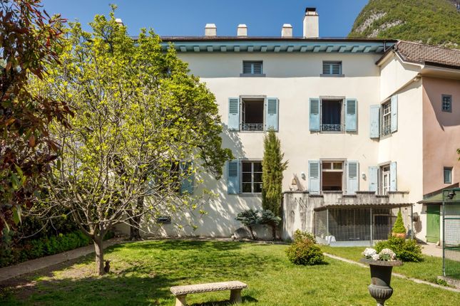 Villa for sale in Roche, Vaud, Switzerland