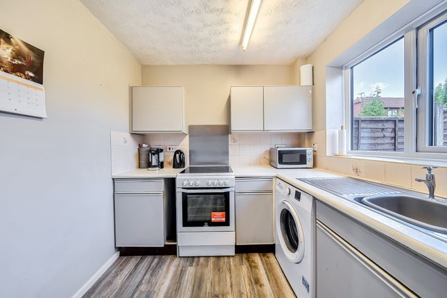 29, Peregrine Grove, Kidderminster photo 2