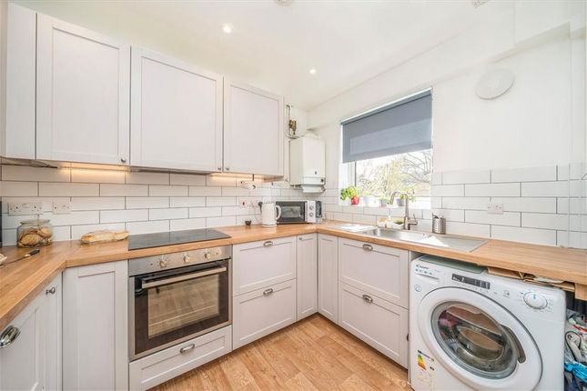6, Courtlands Avenue, London photo 4