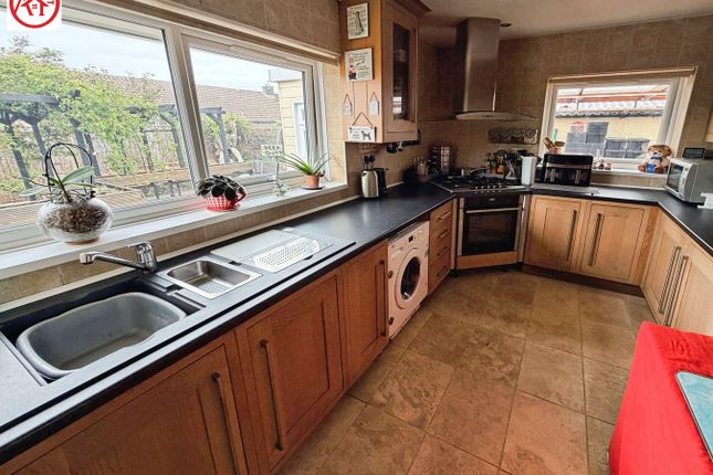 7, Fairford Close, Highbridge photo 3
