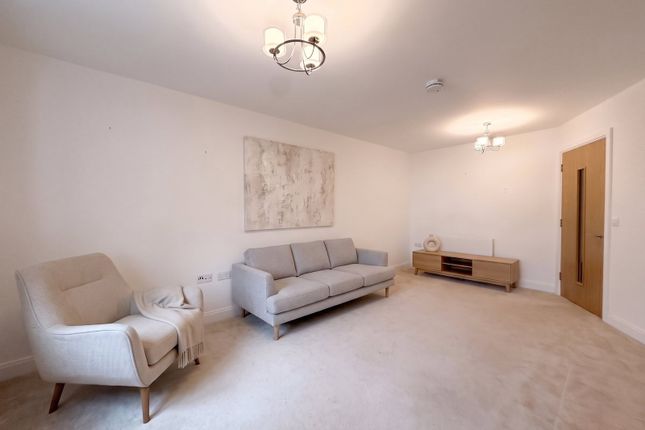 14 Farnham House, Loughborough Road, Loughborough photo 3
