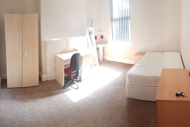 13 Victoria Road, Fallowfield, Manchester photo 3