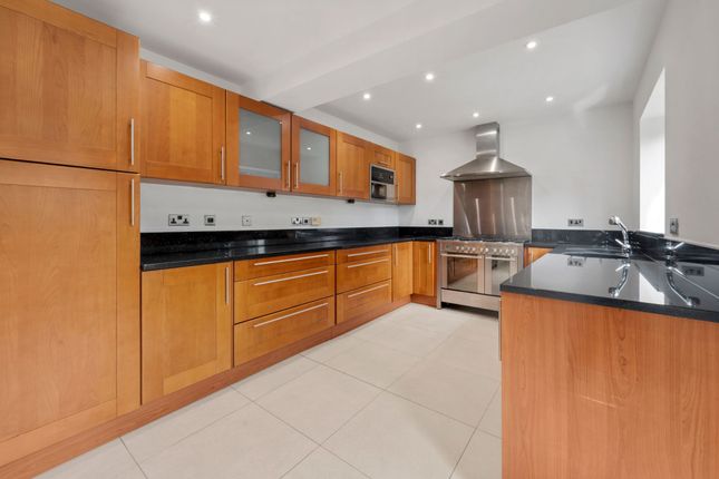 3 Knutsford Close, St. Helens photo 4