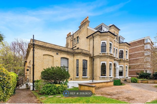 Flat   Eaton Gardens, Hove photo 3