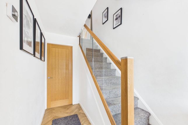 28 Derby Road, Matlock photo 2