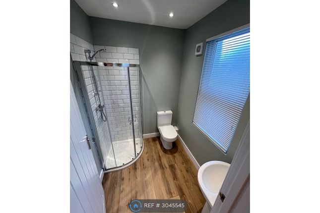 Studio, Alexandra Ave, Luton photo 4