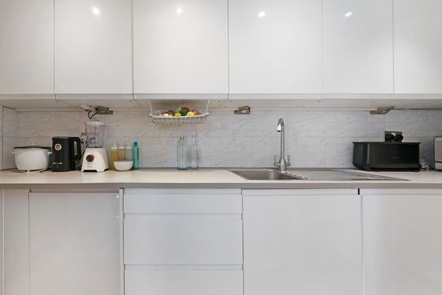 Garden flat, London photo 4