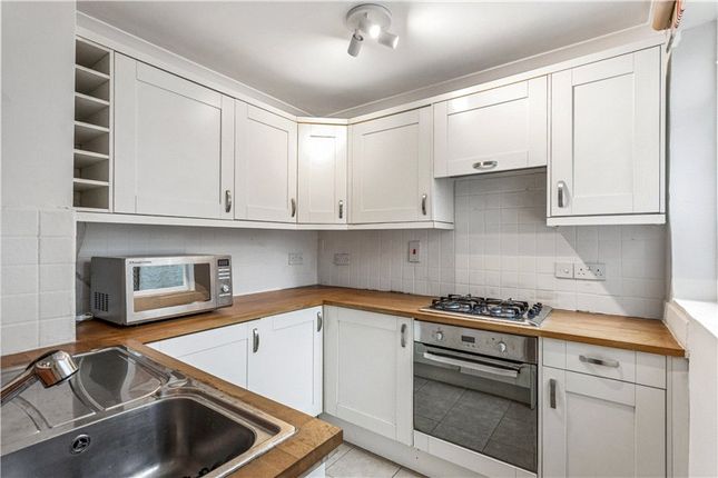 Flat 2, 8, Queen's Gate Place, London photo 3