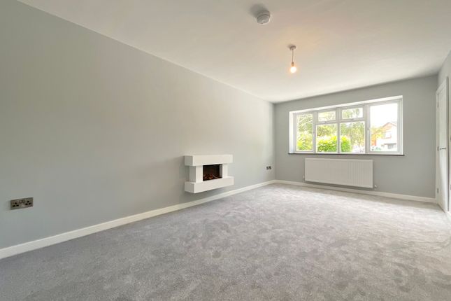 8 Marton Close, Crewe photo 3