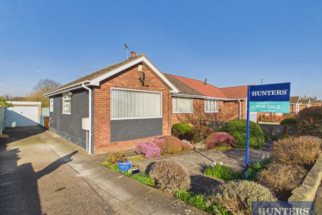 2-bed house on 27, Cawthorne Crescent, Filey, £240,000
