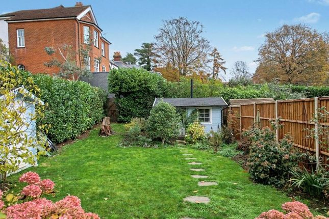 59, Shortheath Road, Surrey photo 2