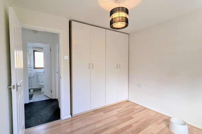 103 Ambridge Grove, Milton Keynes photo 4