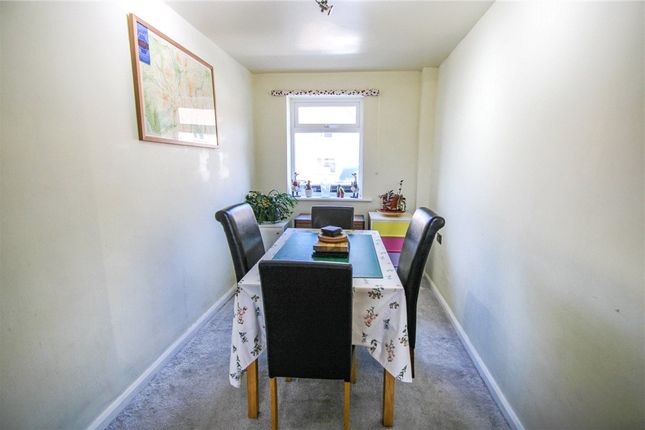 28, Third Avenue, West Yorkshire photo 4