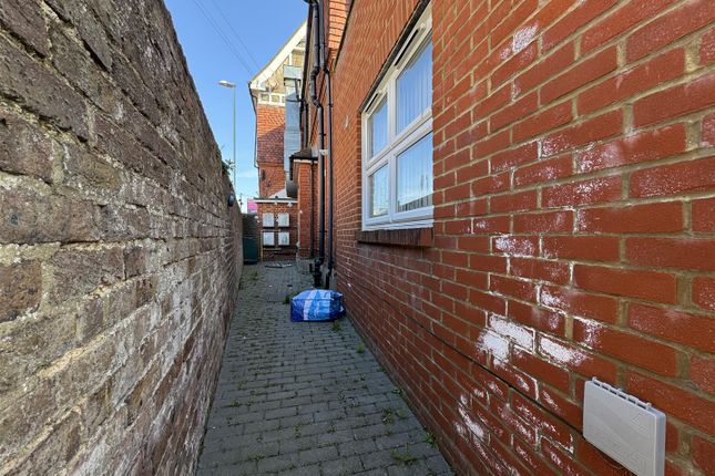 239, Tarring Road, Worthing photo 4