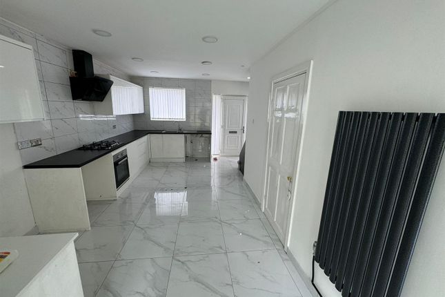 19, Borrowdale Avenue, Gatley photo 5