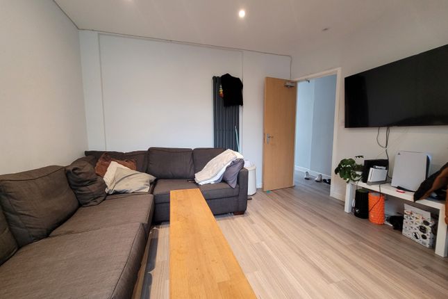 6-bed terraced on 108, Coburn Street, Cardiff, £3,240/mo