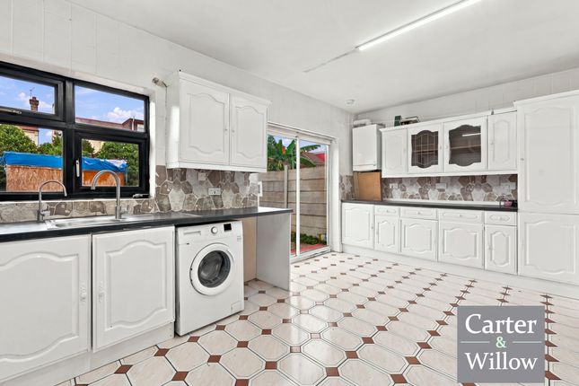 63, Netherfield Gardens, Barking photo 2